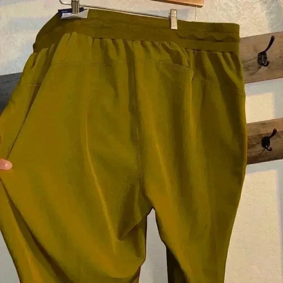 NWT Old Navy High-Waisted All-Seasons StretchTech Joggers Size 2XL - Picture 12 of 14